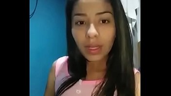 Colegiala se desnuda para el novio menina safada